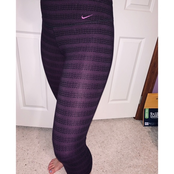 Nike Pants - Nike crop leggings